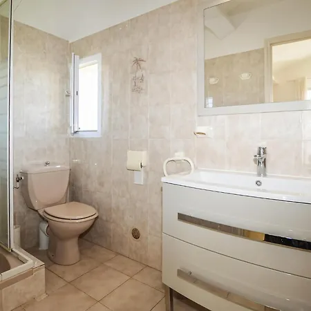 בית נופש 2 Bedroom In *