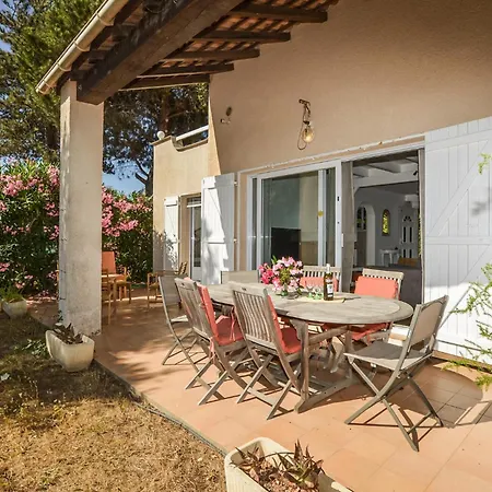 בית נופש 2 Bedroom In *