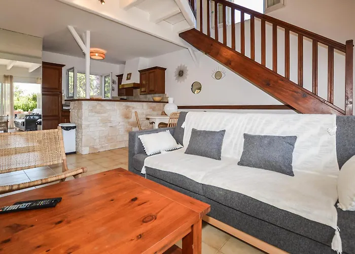 펜션 2 Bedroom Gorgeous In Prunete