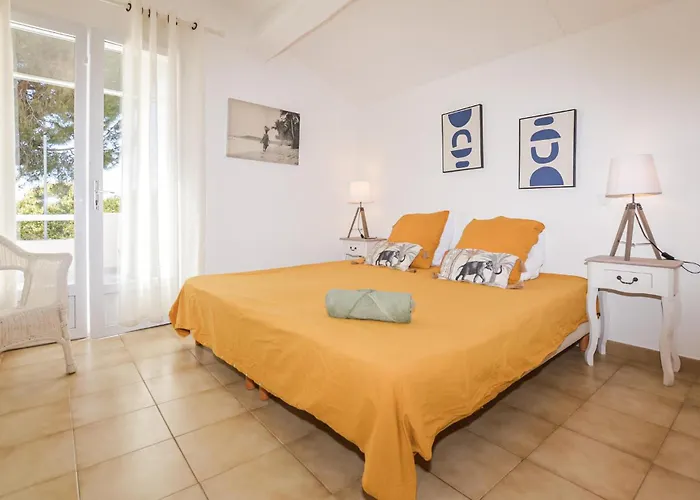 2 Bedroom Gorgeous In *