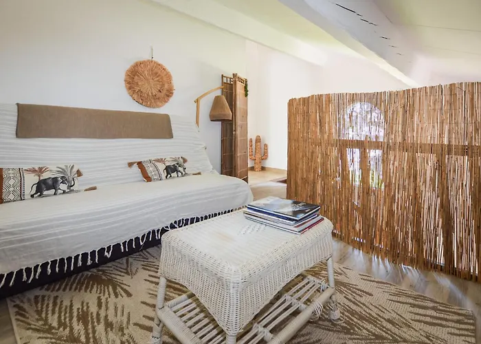 2 Bedroom Gorgeous In 펜션 Prunete