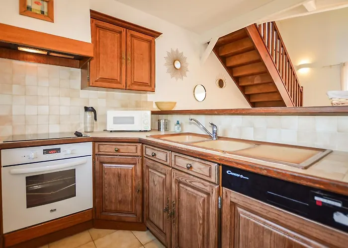 2 Bedroom Gorgeous In *